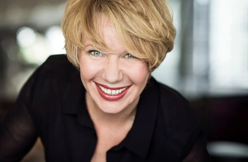 Anna Holmes. Schauspielerin